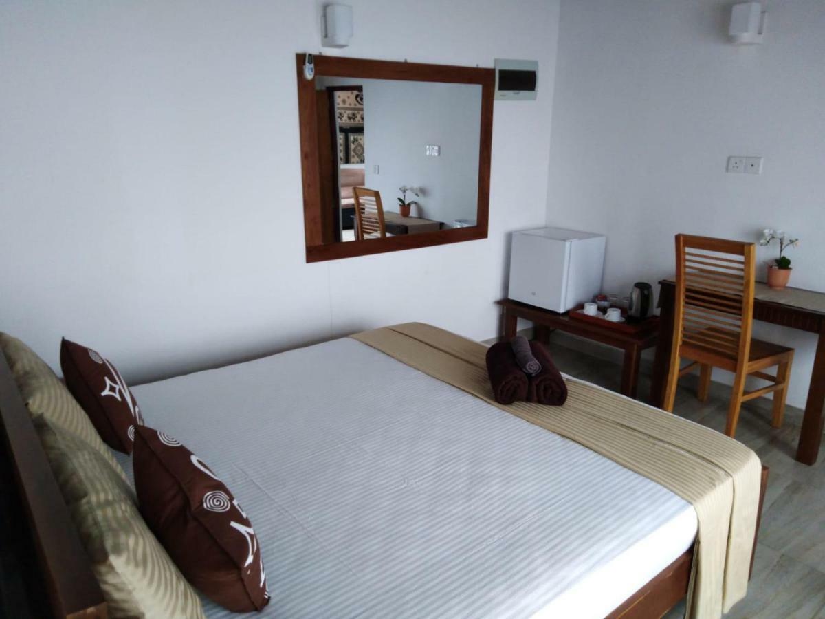 Lija Residence Negombo Esterno foto